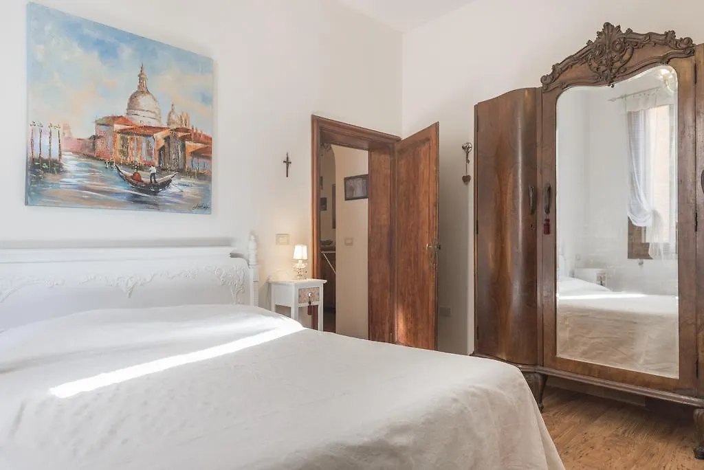Apartment La Galea Venice Apt Italy